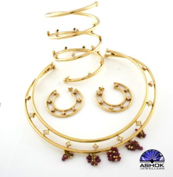 NECKPIECES 017