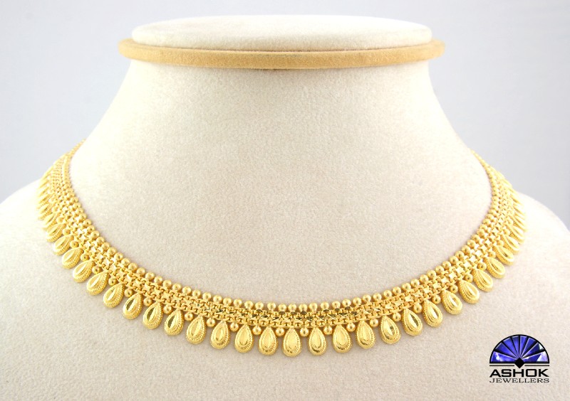 NECKPIECES 0033