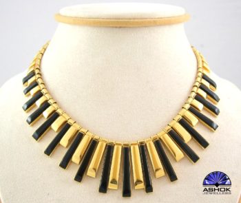 NECKPIECES 0037