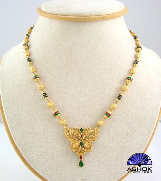 NECKPIECES 0057