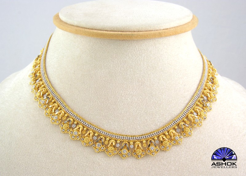NECKPIECES 0058