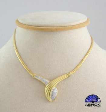 NECKPIECES 0088