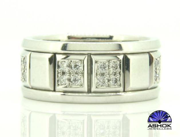 White Gold Gents Swivel Ring with Diamond Detail