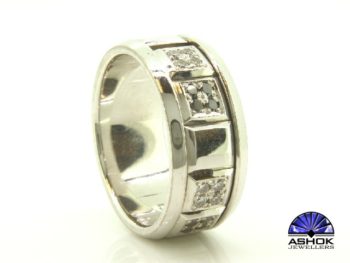White Gold Gents Swivel Ring with White and Black Diamond Detail