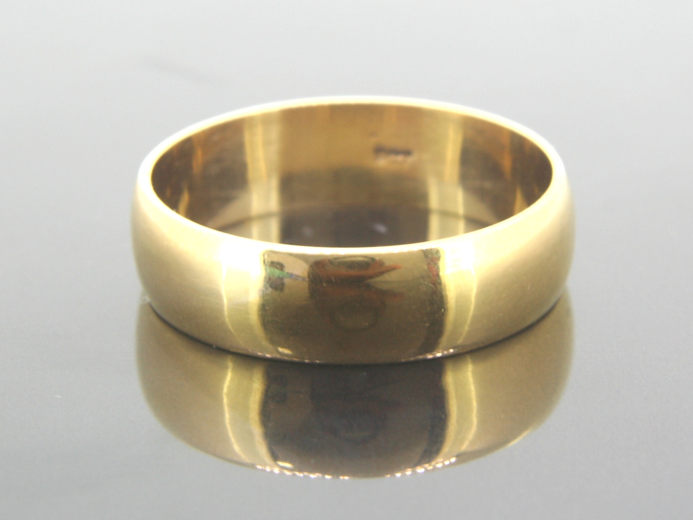 Gents Classic Half Round Wedding Band - Image 2