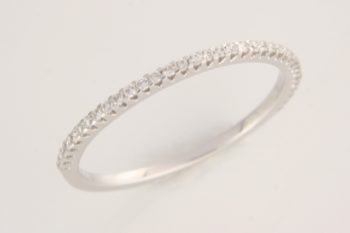 Round Brilliant Cut Multi Stone Diamond Ring 095