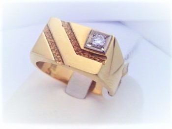 Yellow Gold Simple Picasso Ring