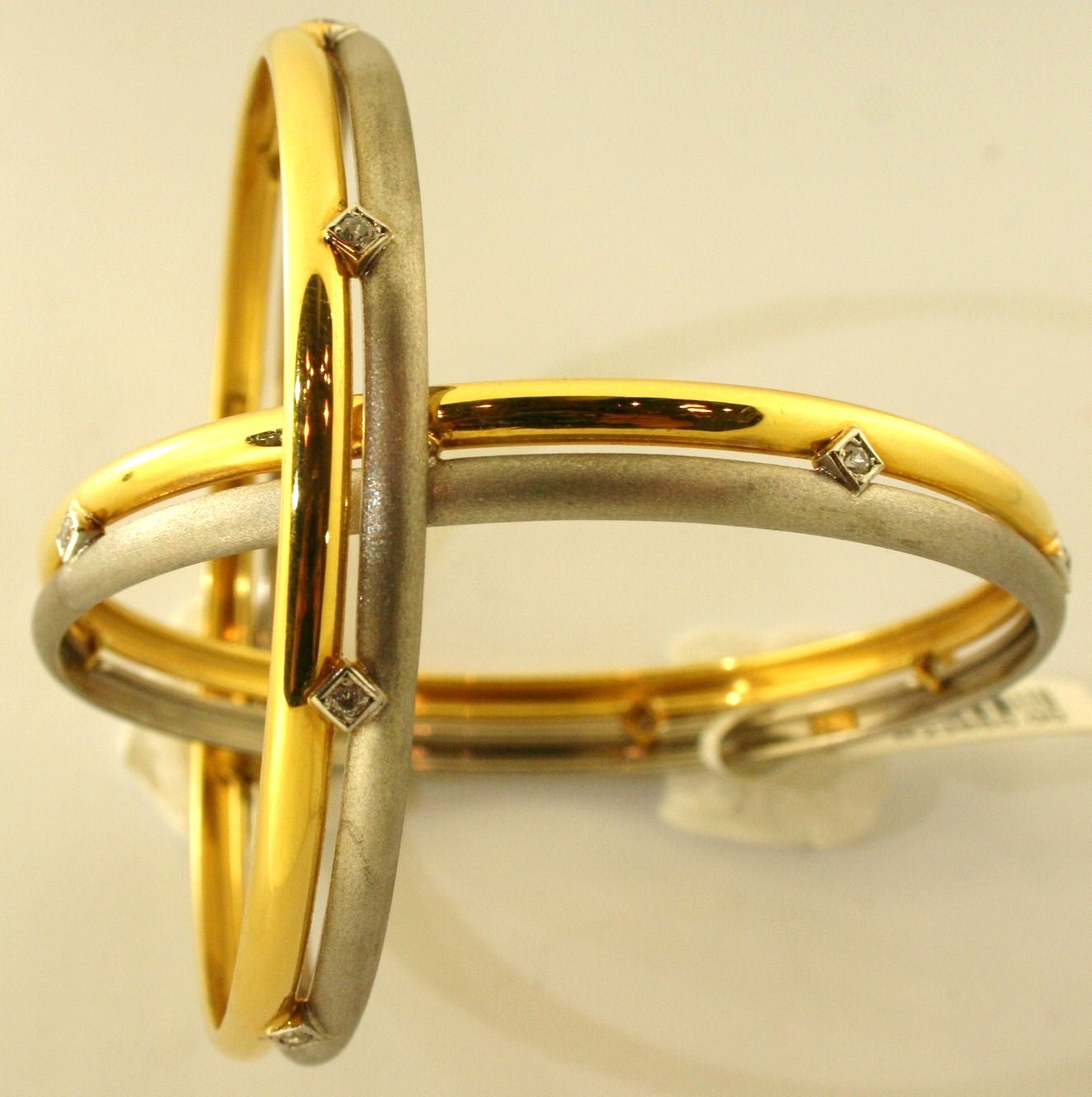 Yellow Gold Bangle GB004