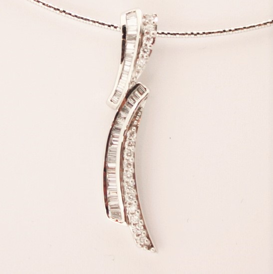 Pendants 122