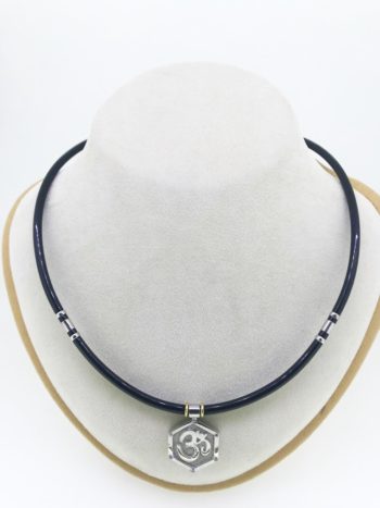 Neerah with White Gold Hindi Aum