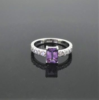 Ladies Amethyst Ring