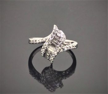 Ladies Diamond Ring
