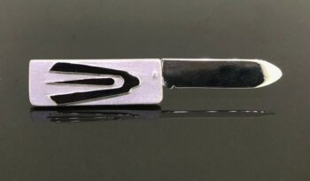 Baby Knife Pin