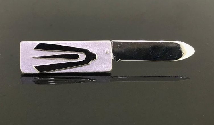 Baby Knife Pin