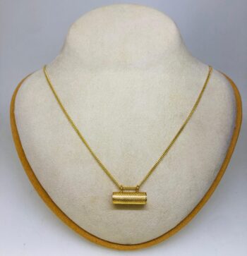 Tabij pendant and chain